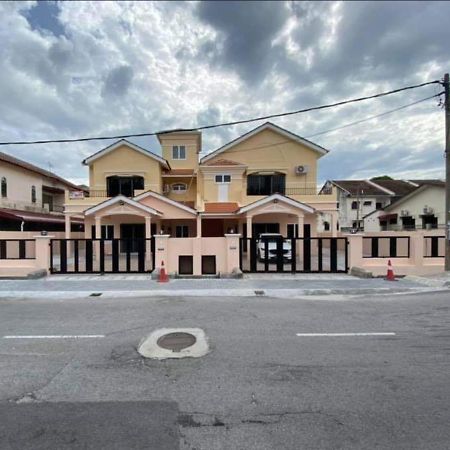 Ipoh Family Villa-Spacious Stay For 21 Or 42Pax المظهر الخارجي الصورة